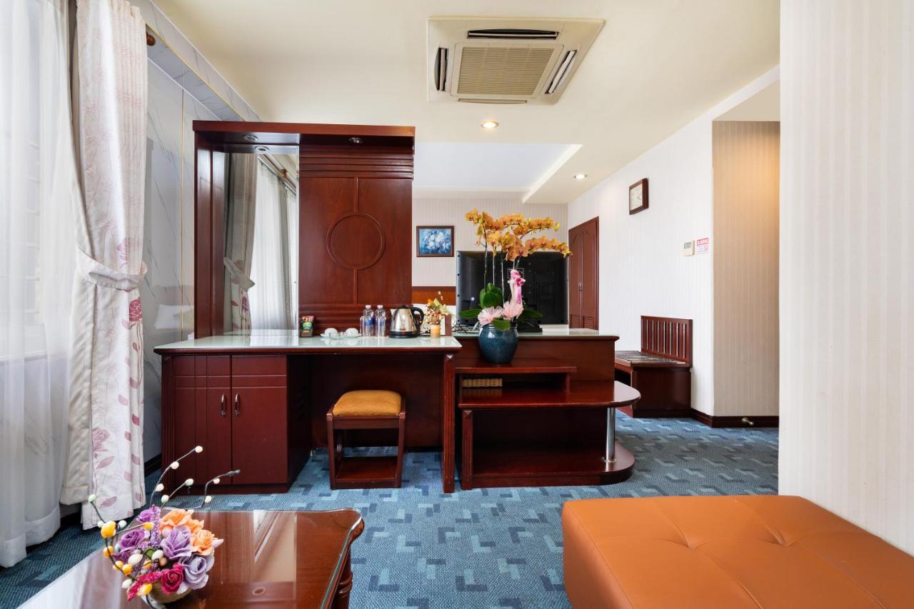 Lucasta Saigon Hotel Хошимін Екстер'єр фото